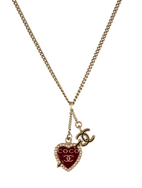 coco chanel pendant necklace